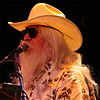 SE-Presenteras av Kulturbolaget & MEP<BR>
<BR>
Leon Russell har satt starka spår efter sig i rockhistorien; som musiker, låtskrivare, producent, turnéorganisatör och skivbolagsentreprenör.<BR>
<BR>
Artisten Leon Russell har en av rockens mest markanta stämmor och har samtidigt varit upphovsman till ett eget sound, The Tulsa Sound, som hjälpt andra rockgiganter (Joe Cocker och Eric Clapton) att nå sina största framgångar. Förra året var Leon Russell tillbaka på hitlistan med duettalbumet "The Union", tillsammans med Elton John. Leon Russell blev i våras invald i Rock´n´Roll Hall of Fame, perfekt tidsmässigt inför hans första Sverigebesök med eget band.<BR>
<BR>
Åldersgräns: 13 år