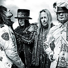 M&ouml;tley Cr&uuml;e